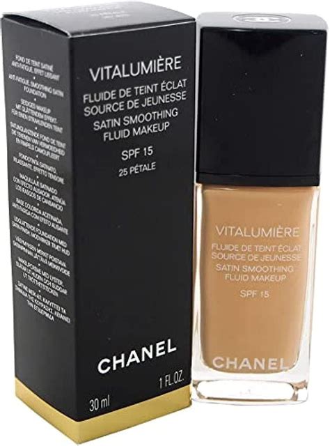 CHANEL Vitalumiere Satin Smoothing Fluid Makeup.